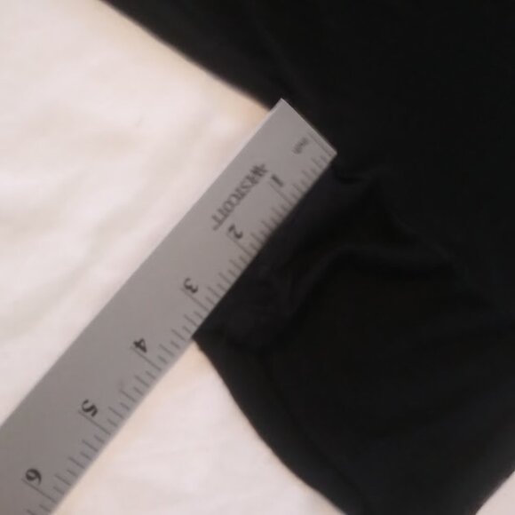 G.H. Bass & CO. women's size M black top - Picture 10 of 16